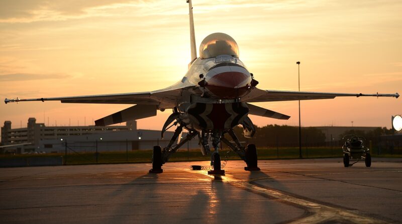USA poskytnou výcvik Ukrajině, aby získala stíhací letouny F-16 od Norska.